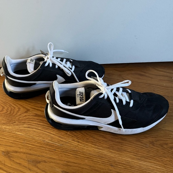 Nike Air Max Pre-Day Black Sneakers - Picture 3 of 9